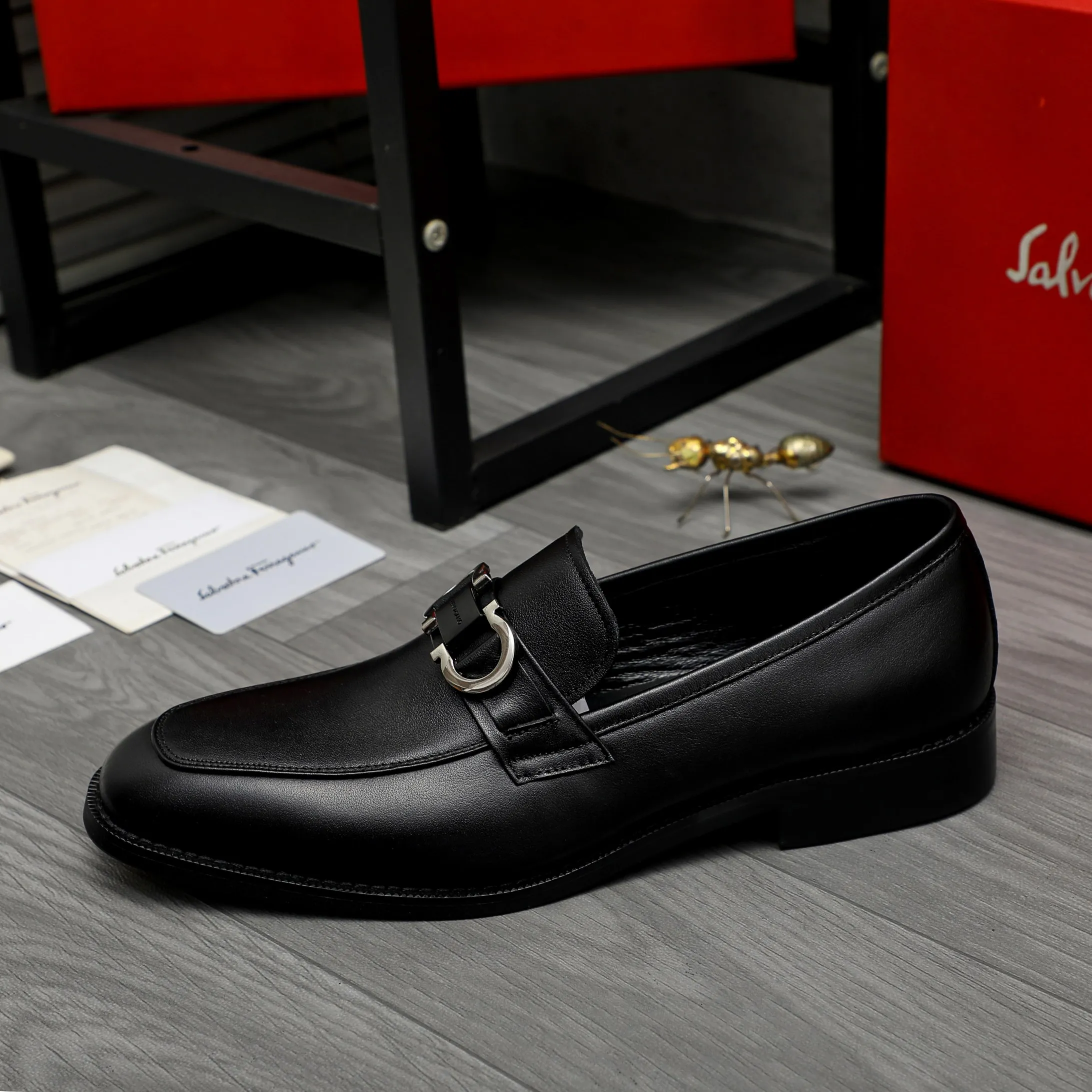 Men's shoes 💰420 Product trademark: Ferragamo " Ferragamo ] Business slip-on leather shoes Regular size: 39-45 (38.46 custom-made, non-refundable) Product materials: Selected high-quality cowhide upper, sheepskin lining, original rubber outsole